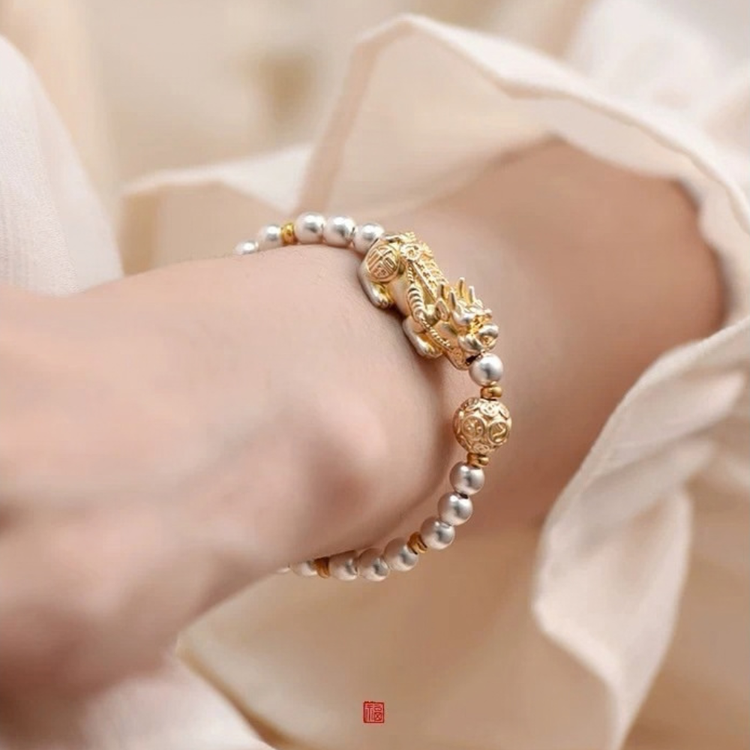 The Golden Mantra Pixiu Bracelet